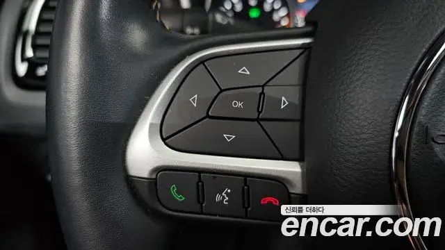 Jeep Compass 2021 — ფოტო 17/32