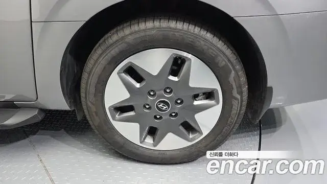 Hyundai Staria 2025 — Şəkil 30/30