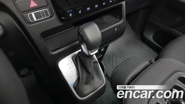 Hyundai Staria 2025 — Şəkil 11/30