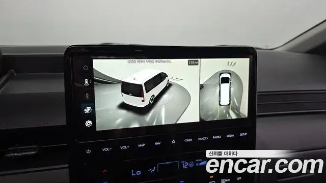 Hyundai Staria 2025 — Şəkil 28/30