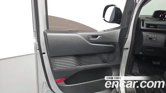 Hyundai Staria 2025 — Şəkil 18/30