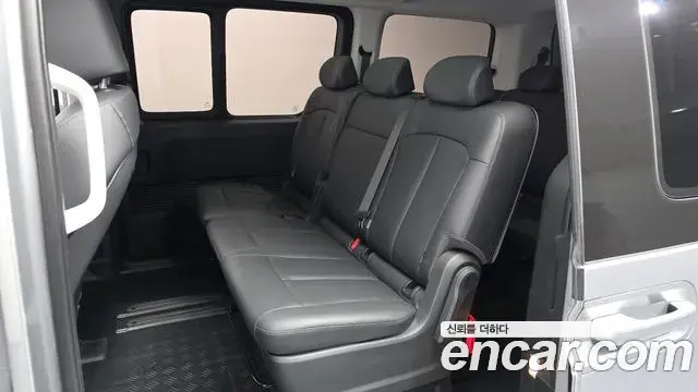 Hyundai Staria 2025 — Şəkil 13/30
