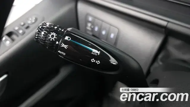Hyundai Staria 2025 — Şəkil 26/30