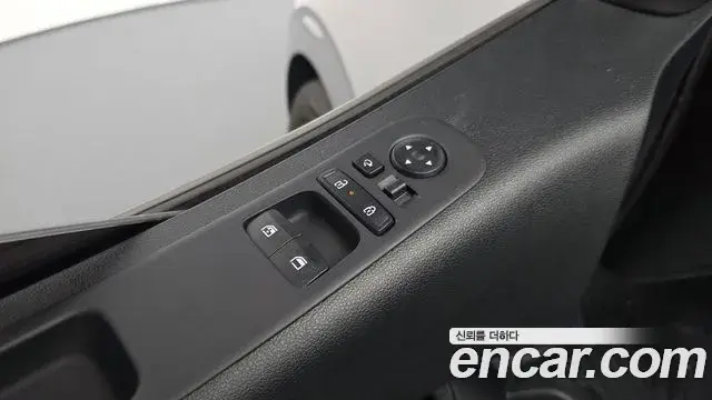 Hyundai Staria 2025 — Şəkil 6/30
