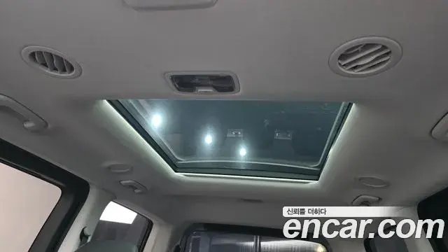 Hyundai Staria 2025 — Şəkil 10/30