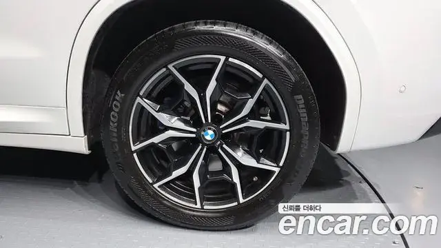 BMW X3 2022 — ფოტო 8/30