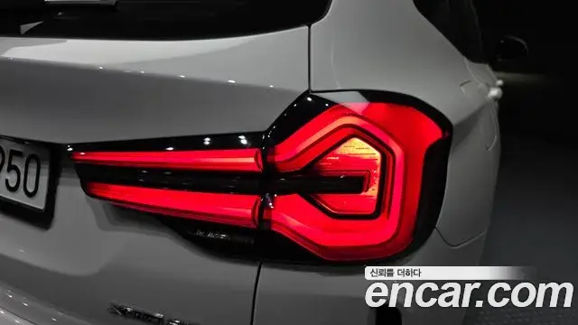 BMW X3 2022 — ფოტო 28/30