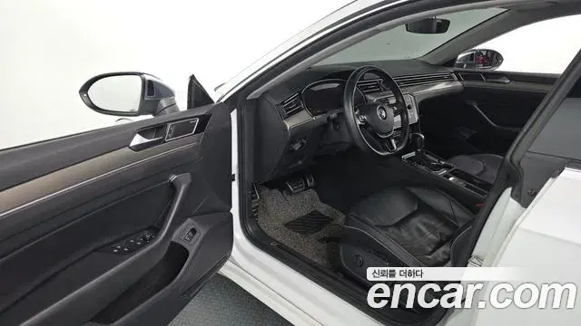 Volkswagen Arteon 2019 — Şəkil 23/35