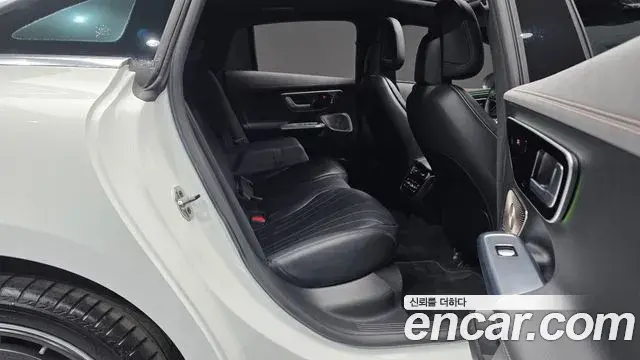 Mercedes-Benz EQE 2023 — Photo 10/20