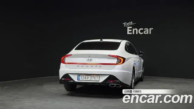 Hyundai Sonata 2021 — Фото 4/20