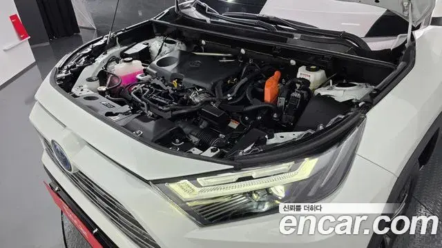 Toyota RAV4 2024 — ფოტო 20/33