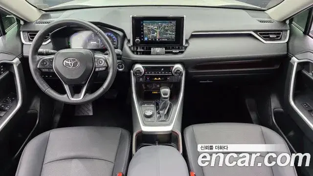 Toyota RAV4 2024 — ფოტო 32/33