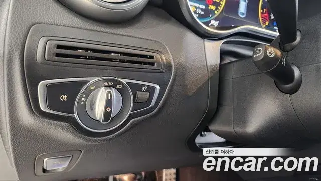 Mercedes-Benz GLC-Class 2022 — ფოტო 18/20