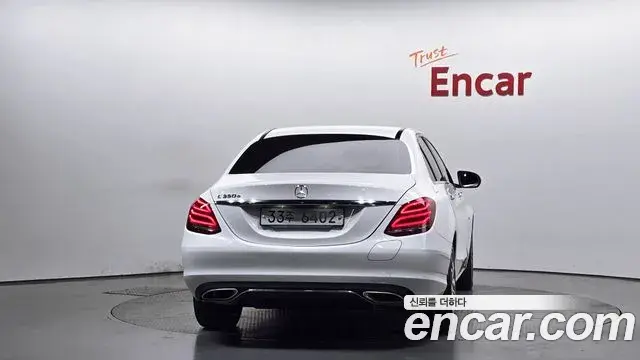 Mercedes-Benz C-Class 2018 — Фото 4/20