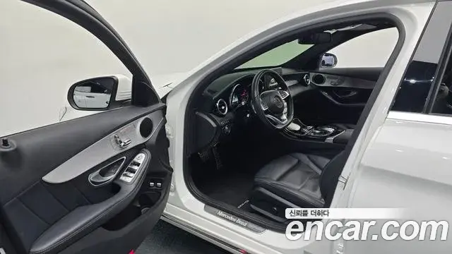 Mercedes-Benz C-Class 2018 — Фото 11/20
