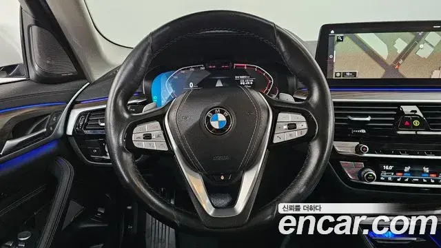 BMW 5 Series 2022 — Şəkil 11/36