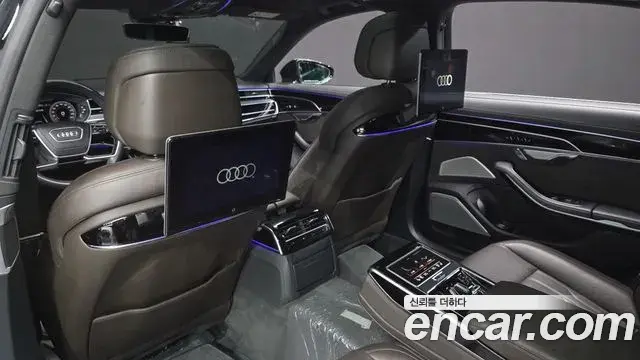 Audi A8 2021 — Фото 12/20