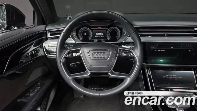 Audi A8 2021 — Фото 16/20