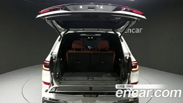 BMW X7 2024 — ფოტო 23/34
