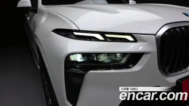 BMW X7 2024 — ფოტო 13/34