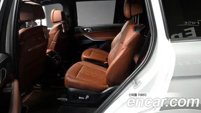 BMW X7 2024 — ფოტო 31/34