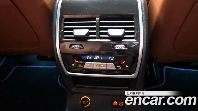 BMW X7 2024 — ფოტო 25/34