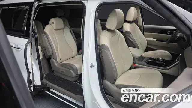 Kia Carnival 2022 — Фото 12/20