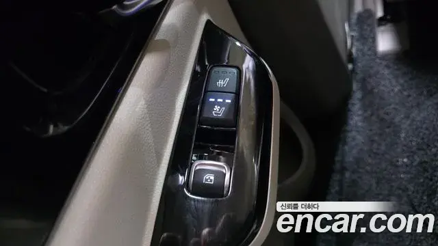 Kia Carnival 2022 — Фото 19/20