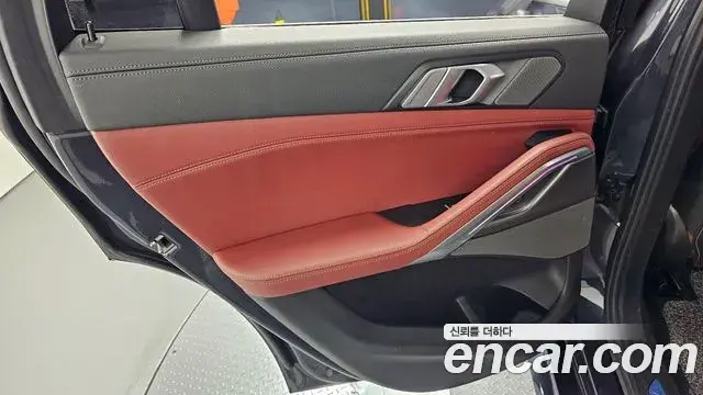 BMW X6 2020 — Şəkil 24/33
