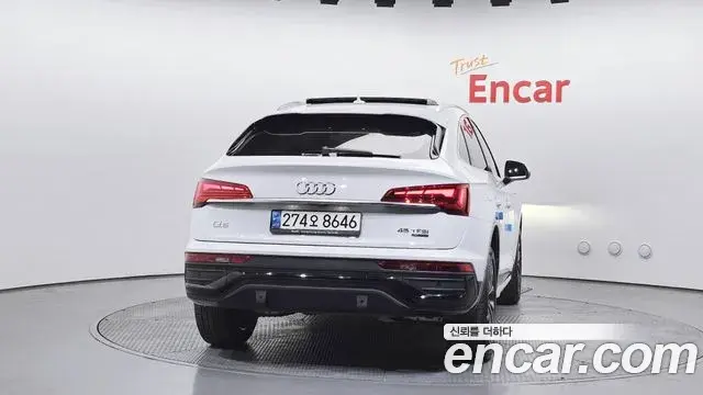 Audi Q5 2021 — Şəkil 12/20