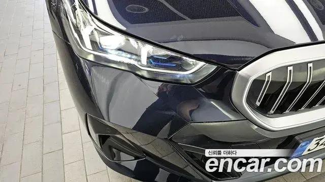 BMW 5 Series 2024 — Şəkil 19/36