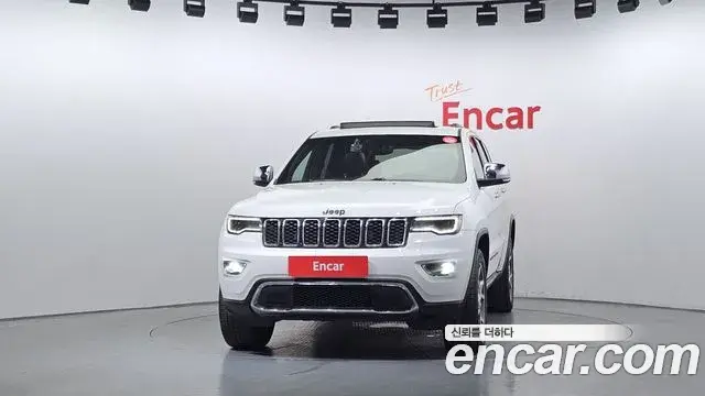 Jeep Grand Cherokee 2019 — Фото 3/20