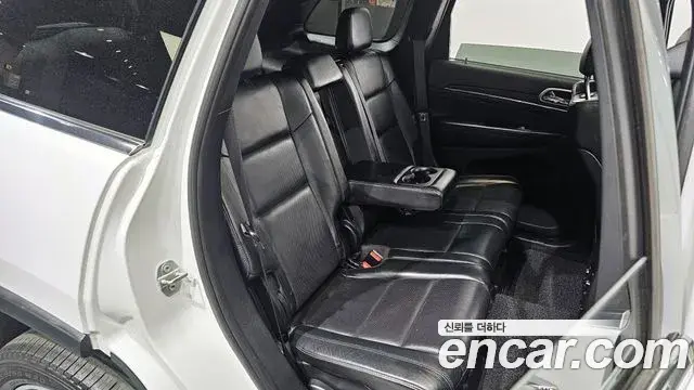 Jeep Grand Cherokee 2019 — Фото 13/20
