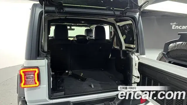 Jeep Wrangler 2019 — Photo 20/20