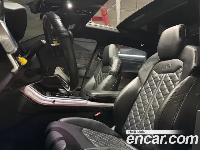 Audi Q7 2021 — ფოტო 18/20