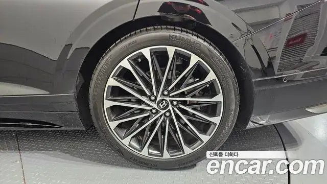 Hyundai Grandeur Hybrid 2023 — ფოტო 8/37