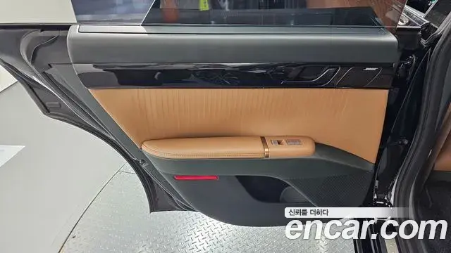 Hyundai Grandeur Hybrid 2023 — ფოტო 16/37