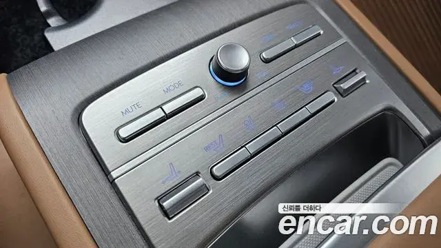 Hyundai Grandeur Hybrid 2023 — ფოტო 37/37