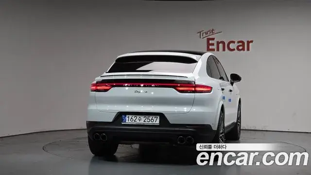 Porsche Cayenne 2021 — Photo 4/32