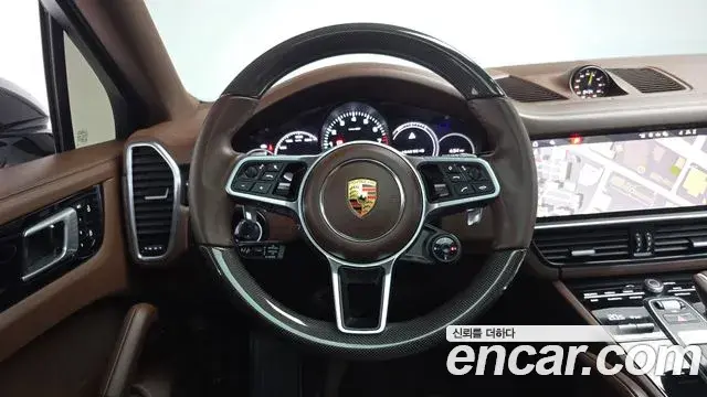 Porsche Cayenne 2021 — Photo 15/32