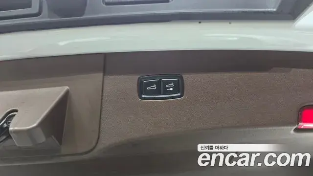 Porsche Cayenne 2021 — Photo 25/32