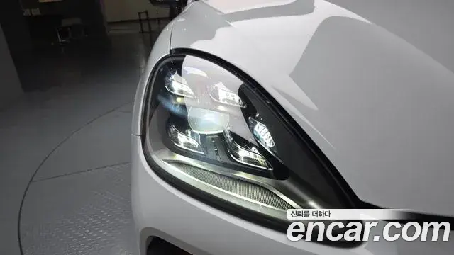 Porsche Cayenne 2021 — Photo 10/32