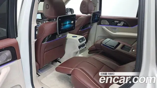 Mercedes-Benz GLS-Class 2023 — Photo 18/19