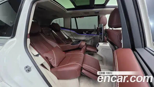 Mercedes-Benz GLS-Class 2023 — Photo 7/19