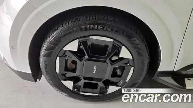 Kia Carnival 2024 — Photo 8/18