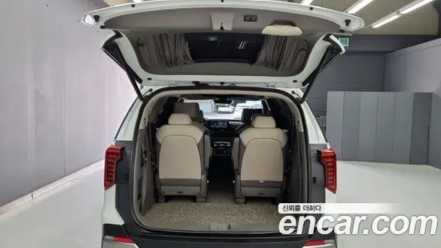 Kia Carnival 2024 — Photo 13/18