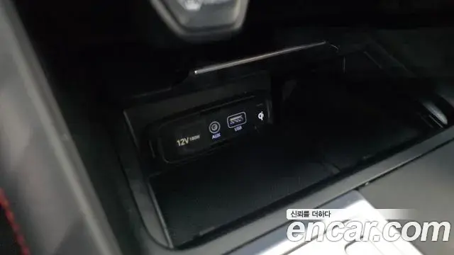 Genesis G70 2018 — ფოტო 24/31