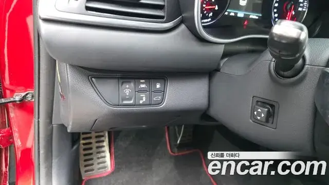 Genesis G70 2018 — ფოტო 20/31