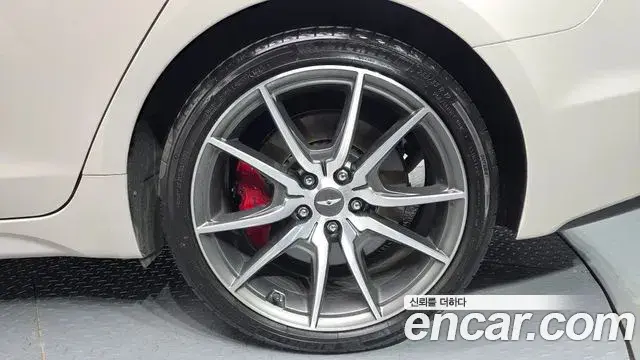 Genesis G70 2018 — ფოტო 11/31