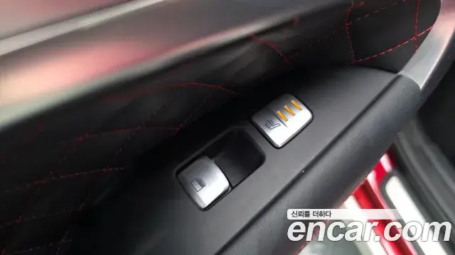 Genesis G70 2018 — ფოტო 19/31